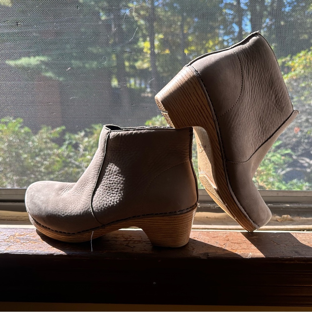 Dansko Maria Leather Ankle Boot Nubuck EU 40